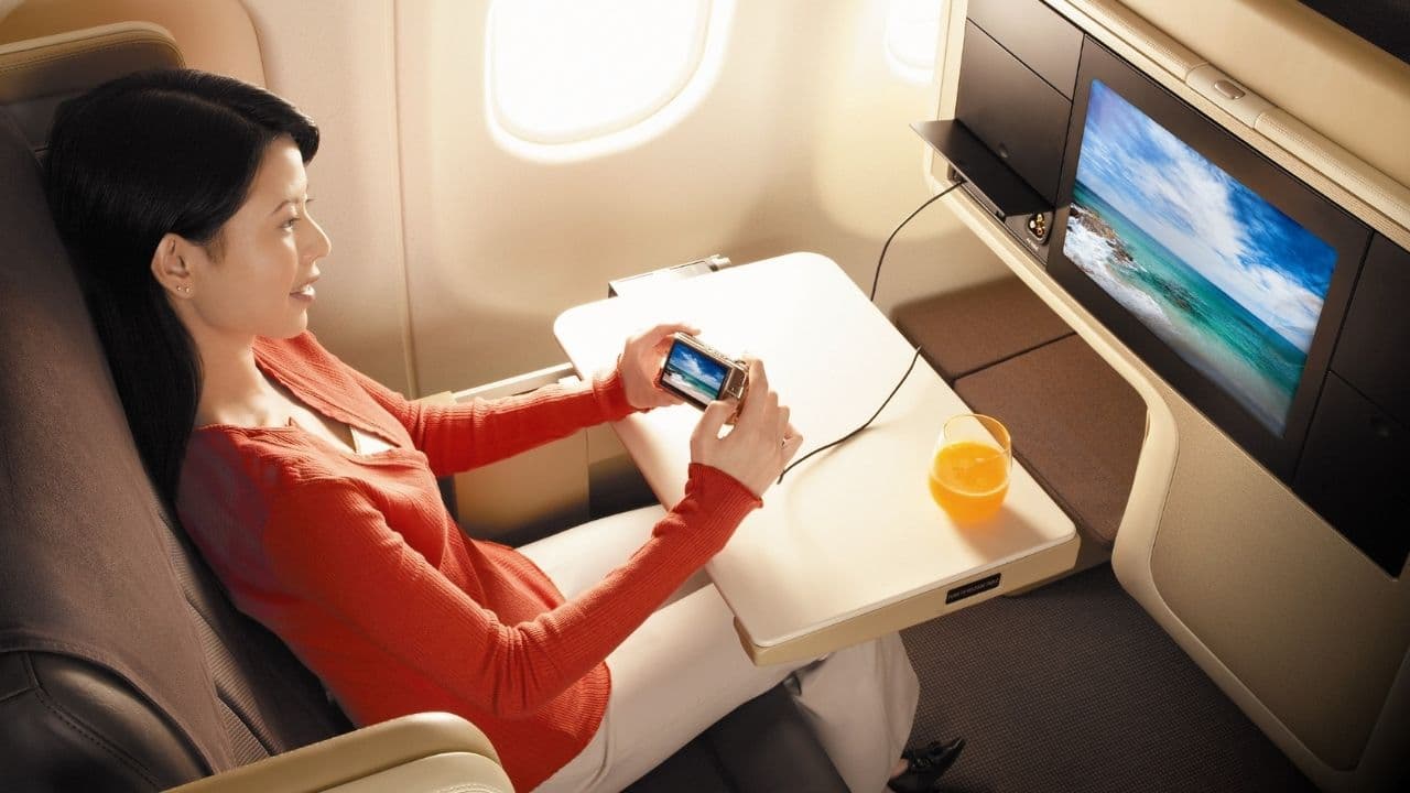 Singapore Airlines Business Class to USA image 1