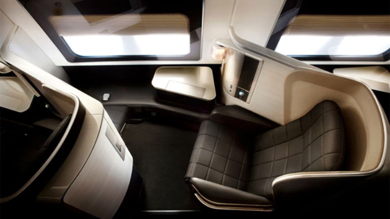 Qantas/Emirates/British Airways/American Airlines First Class Round-the-World Special image 1