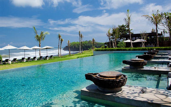 View of the beach and water feature at Alila Villas Uluwatu Bali
